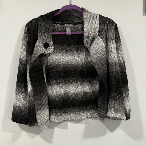 💙2/$15 or 3/$20 - sweater - Picture 1 of 3